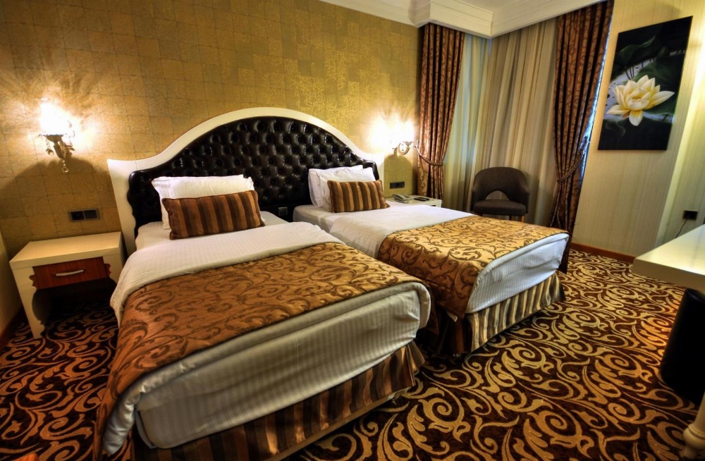 Golden Deluxe Hotel Main image